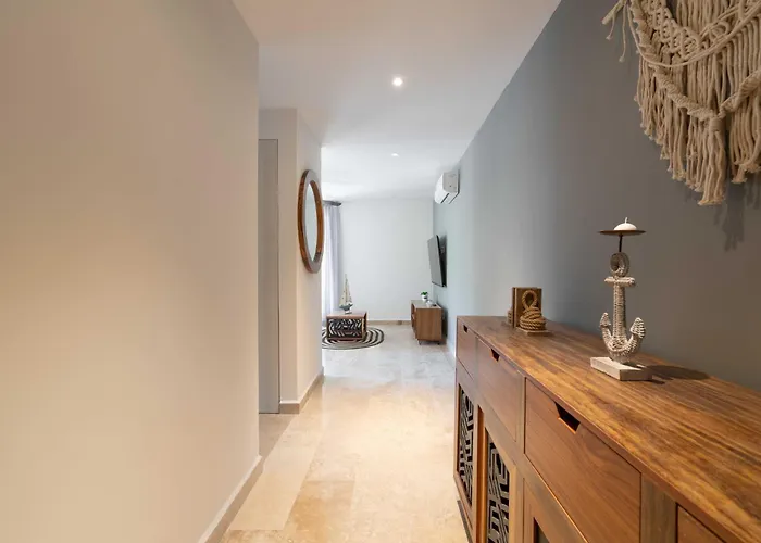 2 Bd With Private Plunge Pool And Terrace Holiday home