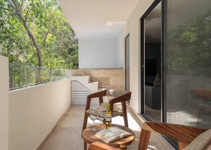 2 Bd With Private Plunge Pool And Terrace *